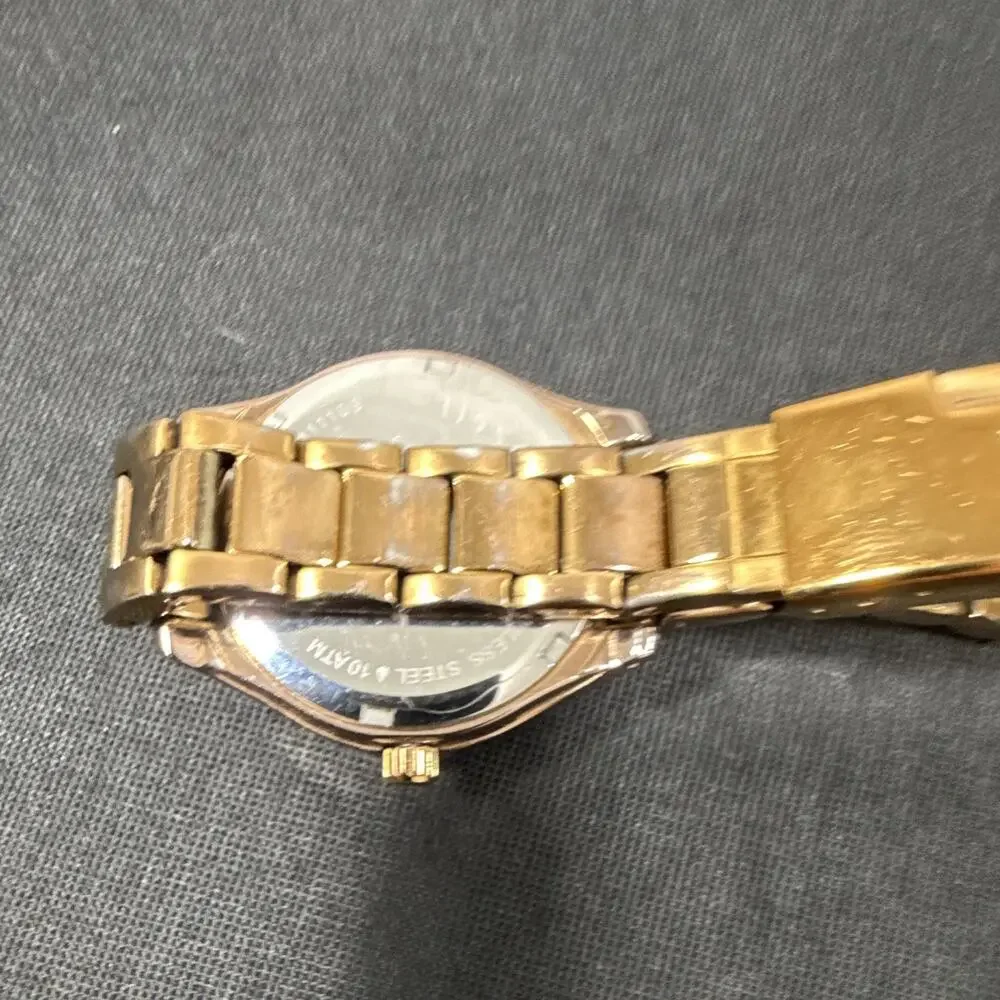 Fossil up auction